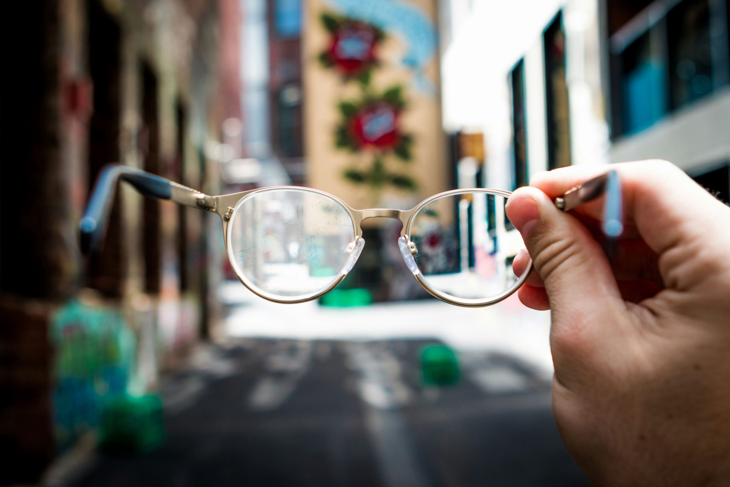 How to Remove Scratches from Glasses